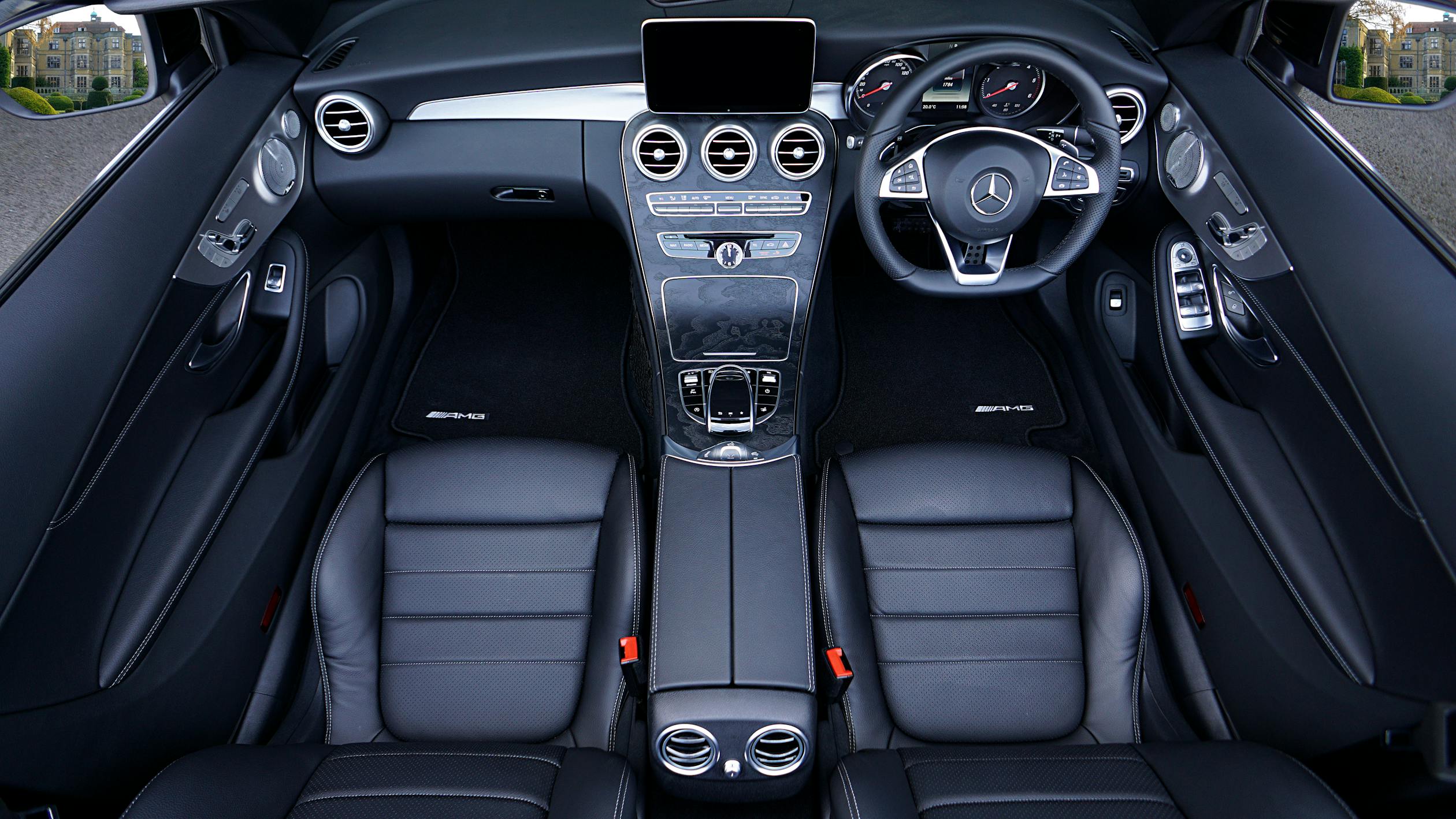 How to Match Your Seat Cover Color to Your Car’s Interior Trim