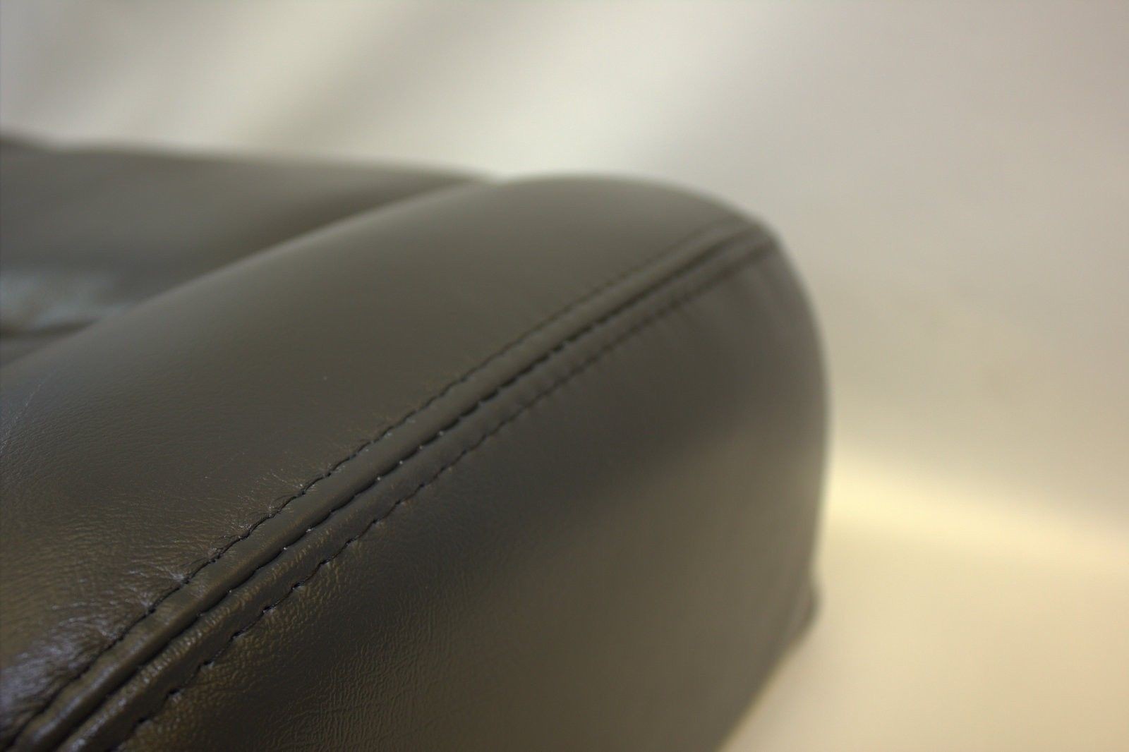 03 04 05 06 GMC Sierra Driver Bottom Leather Seat Cover Dark Gray