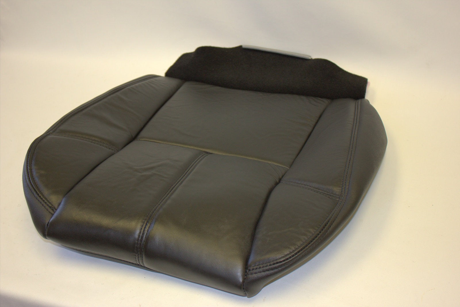 2007 2008 2009 GMC Yukon Denali 4WD Driver Side Bottom Leather Seat Cover Black